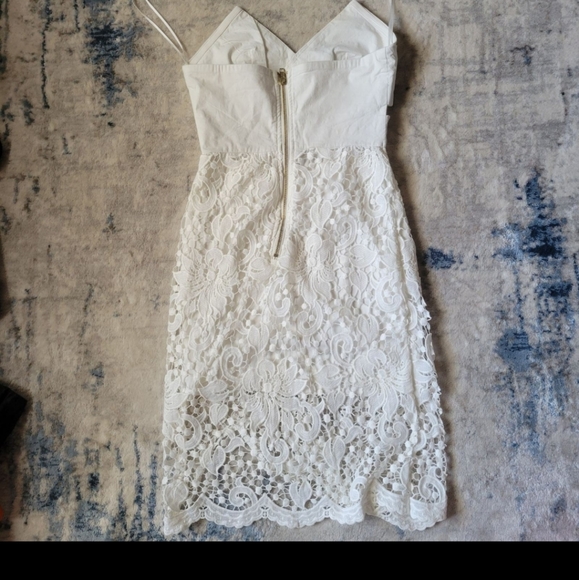 Reverse strapless Lace White Dress Sz Medium - Picture 4 of 9